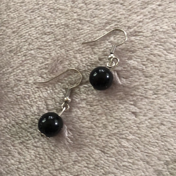 Zebra beaded necklace with matching earrings. - Picture 2 of 6